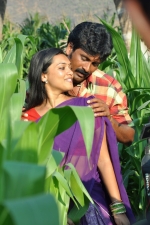 nenjukkulla-nee-nirainchirukka-movie-stills-014