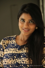 aishwarya-rajesh-actress-stills-006