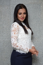 actress-catherine-tresa-stills-043