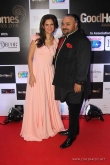 Ronitaa-Italia_Dhanu-with-JJ-Valaya-at-the-Red-Carpet-of-GoodHomes-Awards-2015