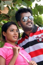 kandaen-kadhal-kondaen-movie-stills-033