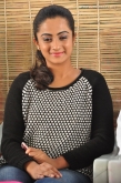 actress-namitha-pramod-stills-015