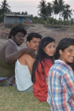 paramu-movie-stills-003