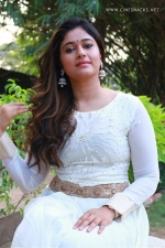 actress-poonam-bajwa-stills-016