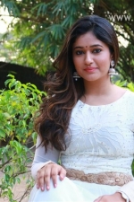 actress-poonam-bajwa-stills-021
