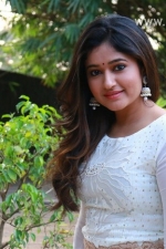 actress-poonam-bajwa-stills-024