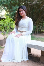 actress-poonam-bajwa-stills-026