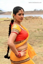 actress-varalakshmi-stills-002