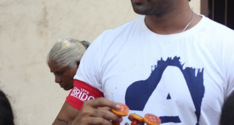 Aadhi Organises ‘Muththirai Mugaam’ Stills