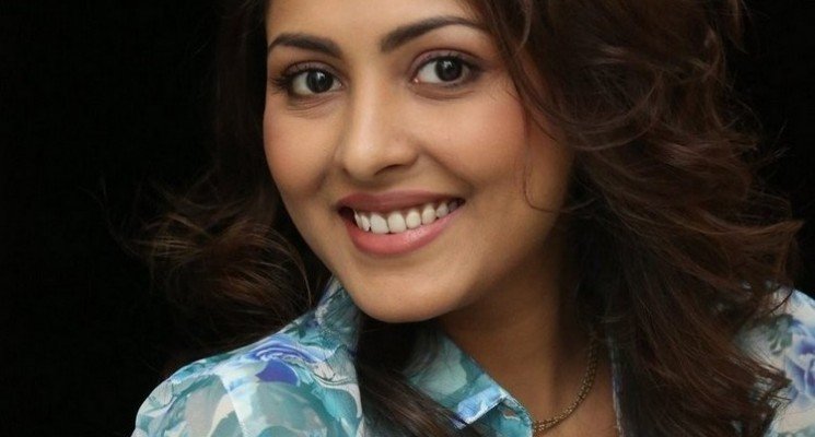 Madhu Shalini New Images